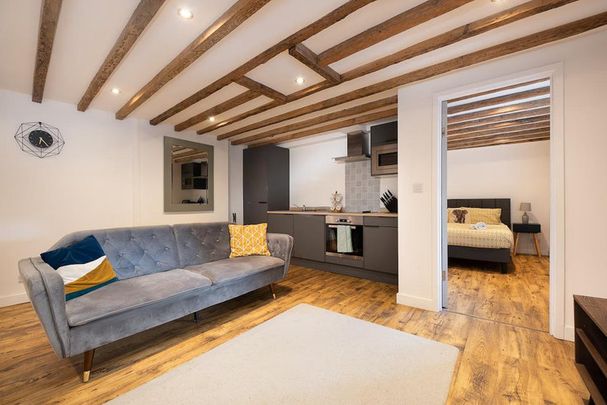 Market Place - Photo 1