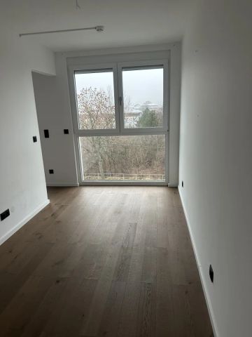 Sonnige, barrierefreie Wohnung Nahe dem Strebersdorfer Platz- Wohnen mit Stil, Blick ins Grüne - Photo 2