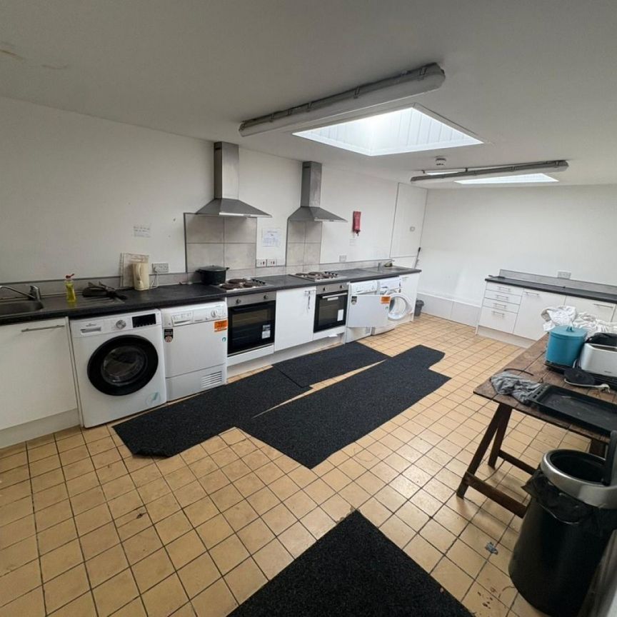1 bed House Share - To Let - Photo 1