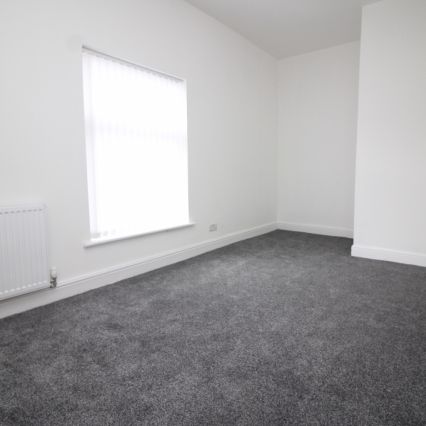3 Bedroom Terraced House - Photo 1