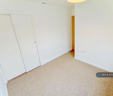 2 bedroom maisonette to rent - Photo 3