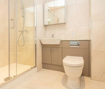 Broadwater Road, Welwyn Garden City, Hertfordshire, AL7 3AX - Photo 3