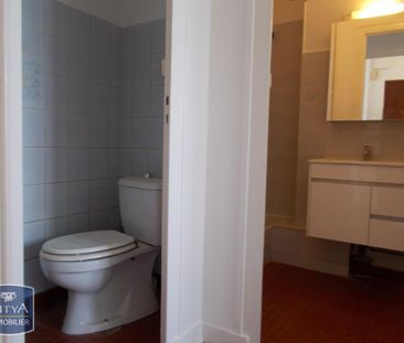 Location Appartement 2 pièces 45m² ST NAZAIRE 44600 - Photo 2