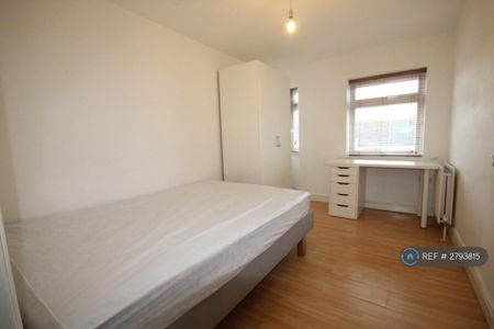 4 bedroom terraced house to rent - Photo 4