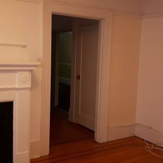 Large 1 bed. in historic building - Photo 3