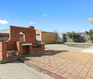 Perfect Belmont Home - Shops At Your Doorstep - Photo 5