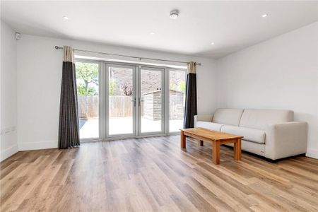 3 bedroom semi-detached house to rent - Photo 5