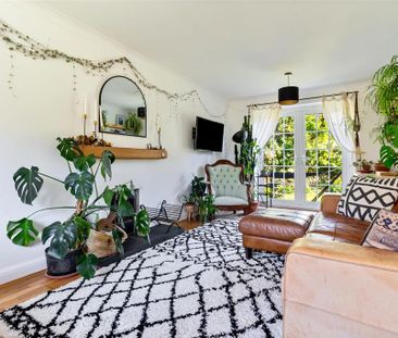 4 bedroom detached house to rent - Photo 1