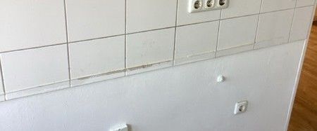 Helle 2-Zimmer-Wohnung mit großem Balkon und Tageslichtbad - Photo 1