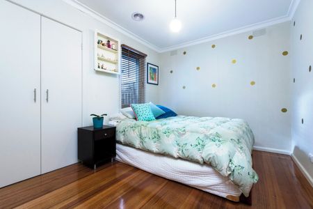 Updated beauty in Prime Location - Photo 4