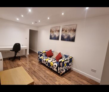 1 Bed Flat, Grosvenor Rd, BS2 - Photo 1