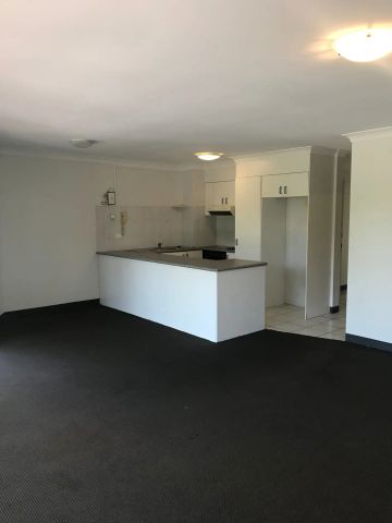 “2 Bedroom Unit in the Heart of South Brisbane!” - Photo 2