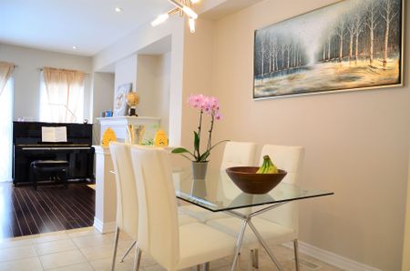 For Lease - 2412 Presquile Drive, Oakville, Ontario - Photo 2