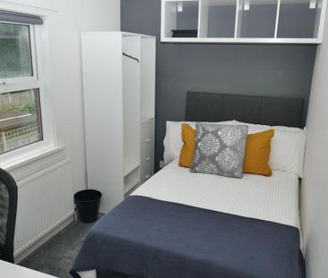 4 bedroom terraced house to rent - Photo 5