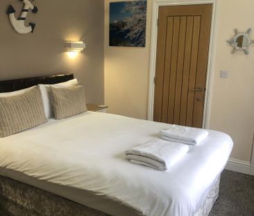 4 bedroom hotel room to rent - Photo 3