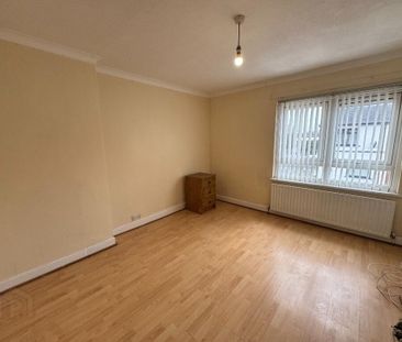 16 Queens Place, Lurgan, BT66 8BY - Photo 4