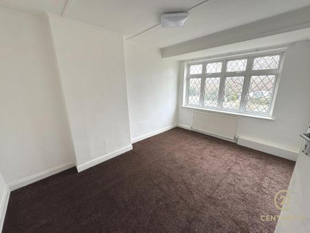 4 bedroom semi-detached house to rent - Photo 2