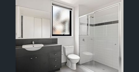 Quiet, Spacious & Perfectly Positioned City-Edge Living - Photo 5