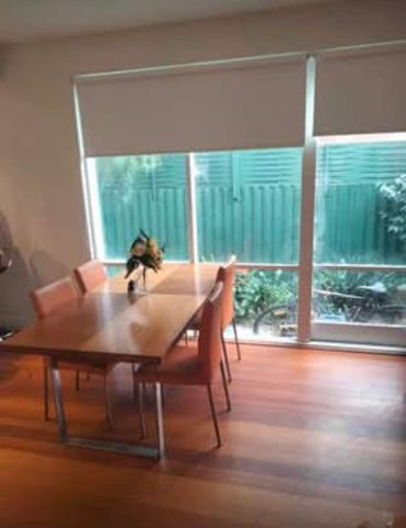 Caulfield South - Photo 2