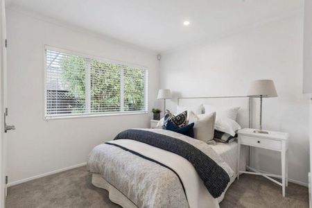 Sunny & Spacious Family Home - Photo 4