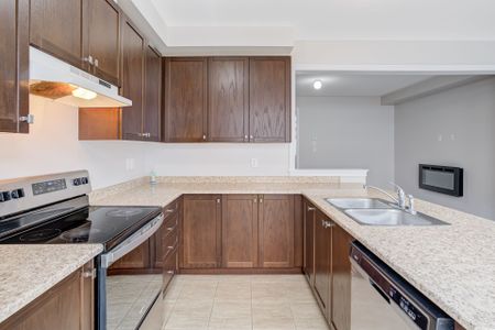 For Lease - 22 Goulston Street, Brampton, Ontario - Photo 4