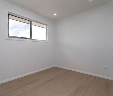 NEAR NEW LUXURY HOME ! - Photo 3