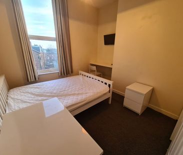 4 Bed - 127 Victoria Road, Hyde Park, Leeds - LS6 1DU - Student - Photo 2