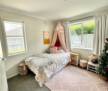 Modern family home on the best street! - Photo 5