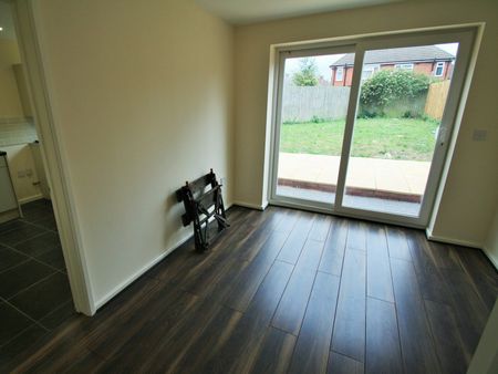 Semi-detached house to rent on - Photo 3