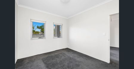 TWO BEDROOM APARTMENT WITHIN WALKING DISTANCE TO LOCAL AMENITY! - Photo 2