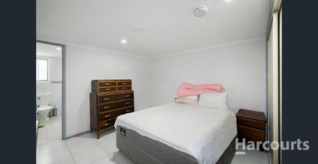 Charming 2 Bedroom Home in Svensson Heights! - Photo 3