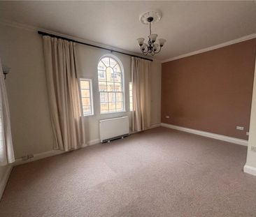 A period apartment located in a prime Bath location set just off Wa... - Photo 2