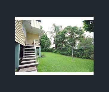 Make Your Holidays Merry in This Character-Filled Queenslander Apar... - Photo 6