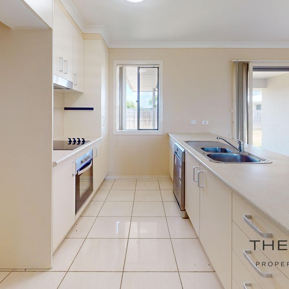 Great Family Home! - Photo 1