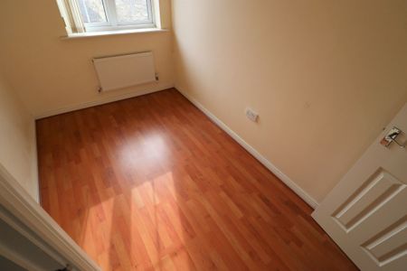 2 Bedroom End Terraced House To Rent - Photo 2