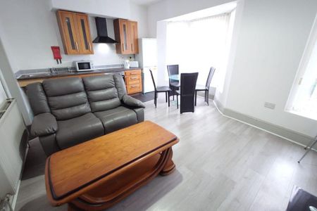 1 bedroom flat to rent - Photo 4