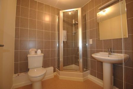 2 bedroom flat to rent - Photo 3
