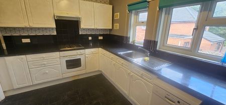 2 Bed - 24 Stanmore Grove, Burley, Leeds - LS4 2RJ - Student - Photo 4