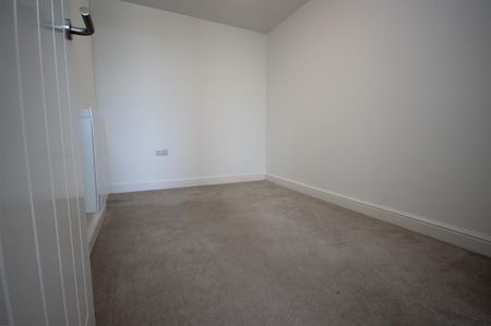 2 bed Flat for let - Photo 2