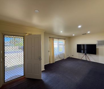 3-Bedroom Family Home in a Convenient, Highly Sought Suburb! - Photo 1