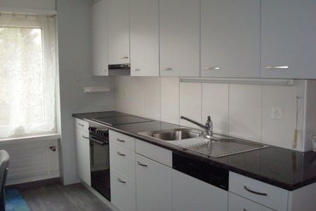 "Günstig wohnen mit guten ÖV-Anschluss - befristete Dauer!" - Photo 3