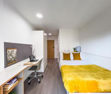 1 bedroom in a flat share to rent - Photo 3