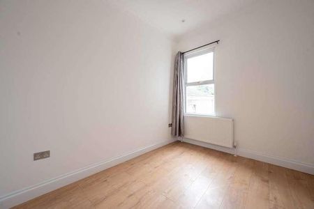 High Street, Plaistow, E13 - Photo 5