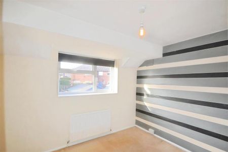 2 bedroom semi-detached house to rent - Photo 2