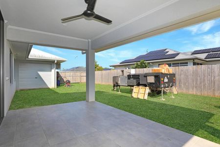 Modern Family Home - Fully Air Conditioned - Side Access - Photo 5