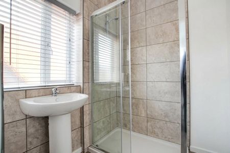 Pitcroft Avenue, Reading, Berkshire, RG6 - Photo 3