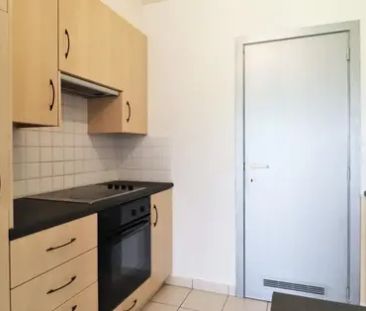 Degelijk, instapklaar2-slaapkamerappartement te Helkijn. - Photo 6
