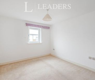 2 bedroom apartment to rent Trafalgar Gardens, Crawley, RH10 - Photo 2