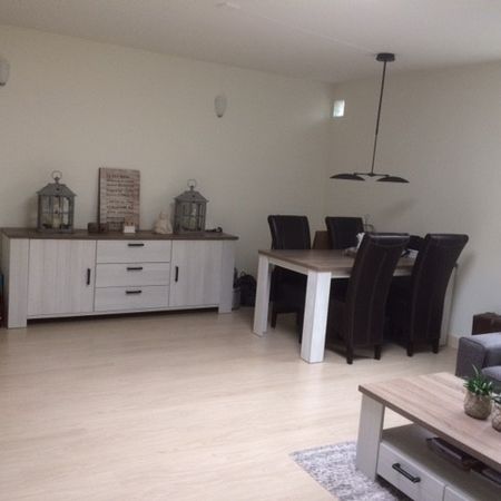Te huur: ruim en net 2-kamer appartement aan de rand van de stad - Foto 3