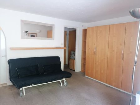 Studio to rent - Photo 2
